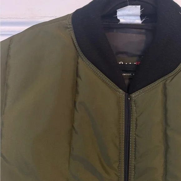 Men's RefrigiWear Vintage Olive Green Quilted Puffer Vest - Picture 3 of 6